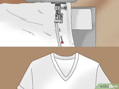 Imagen titulada Cut a T Shirt Into a V Neck Step 11