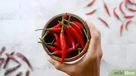Imagen titulada Dry Chilies Step 1