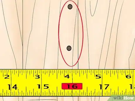 Imagen titulada Find a Wood Stud in a Wall to Hang Pictures On Step 5