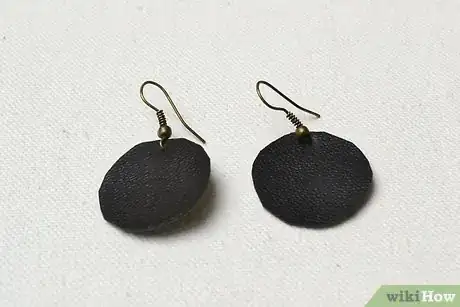 Imagen titulada Make Leather Earrings Step 5