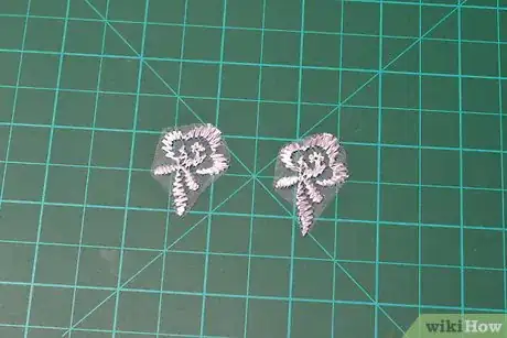 Imagen titulada Make Fabric Earrings Step 12
