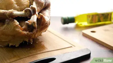 Imagen titulada Carve a Turkey Step 1