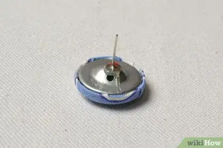 Imagen titulada Make Fabric Earrings Step 27