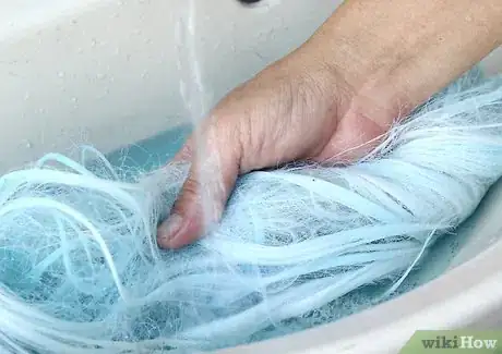 Imagen titulada Untangle a Wig Step 4