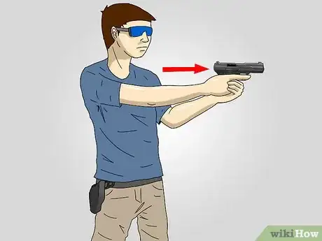 Imagen titulada Do a Tactical Quickdraw With a Pistol Step 5