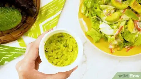 Imagen titulada Eat an Avocado Step 8