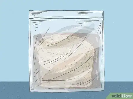 Imagen titulada Make Mold Grow on Bread Step 3