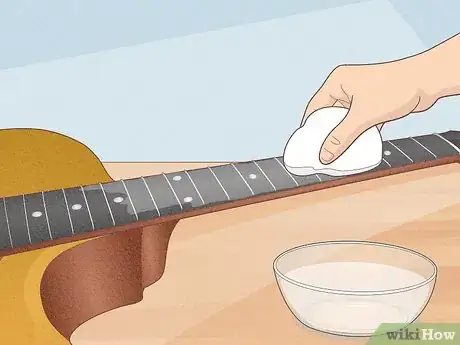 Imagen titulada Clean a Guitar Step 5
