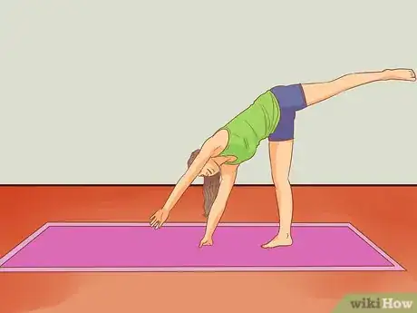 Imagen titulada Do a Cartwheel Step 4