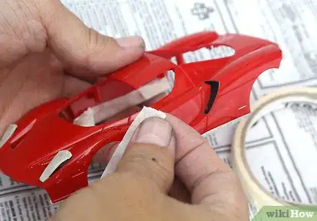 Imagen titulada Paint a Model Car Step 14
