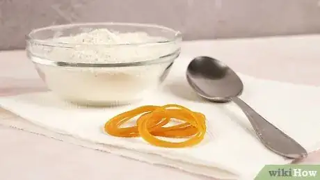 Imagen titulada Make a Flour Bomb Step 5