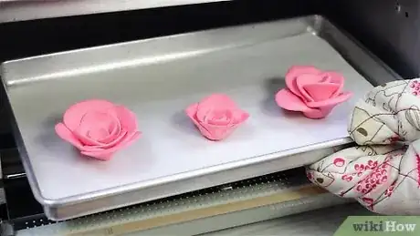 Imagen titulada Make a Clay Rose Step 18