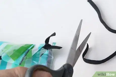 Imagen titulada Make a Backpack Rain Cover Step 12