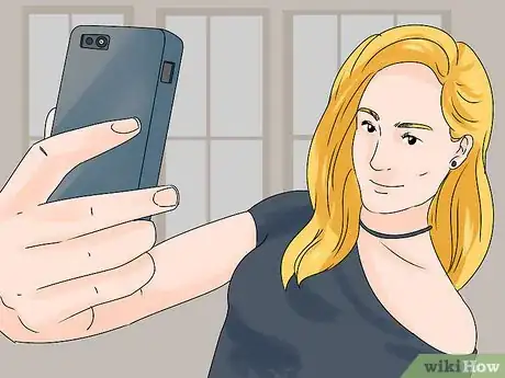 Imagen titulada Pose for a Selfie Step 3