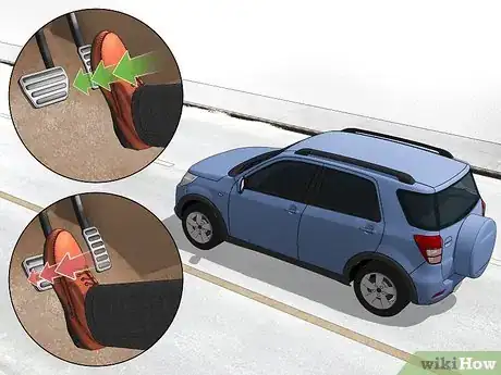 Imagen titulada Drive a Car in Winter Weather Step 4