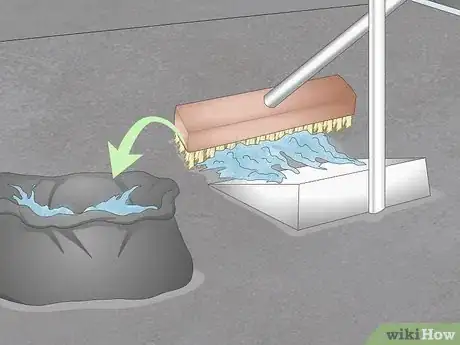 Imagen titulada Clean Hydraulic Fluid from Asphalt Step 4