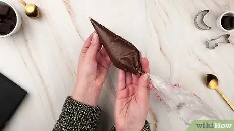 Imagen titulada Make Chocolate Shapes Step 16