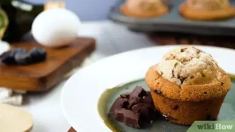 Imagen titulada Improve Store Bought Muffin Mix Step 9