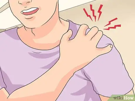 Imagen titulada Relieve Pain from Clavicle Fracture Step 1