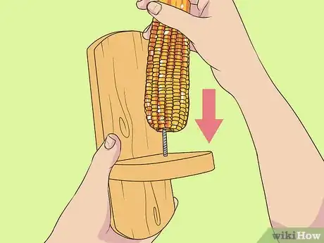 Imagen titulada Make a Squirrel Feeder Step 3