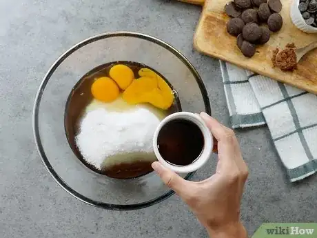Imagen titulada Make Chocolate Covered Brownie Bites Step 3