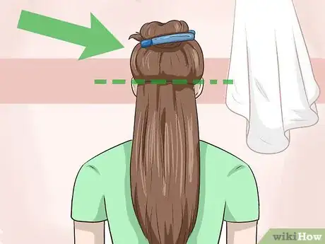 Imagen titulada Cut Your Own Hair Step 3