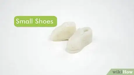 Imagen titulada Make Leprechaun Footprints Step 9