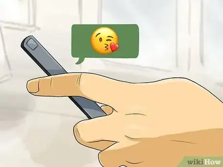 Imagen titulada Respond to a Girl Calling You Cute Step 9