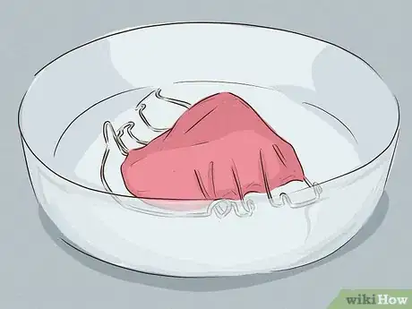 Imagen titulada Clean Your Retainer Step 2