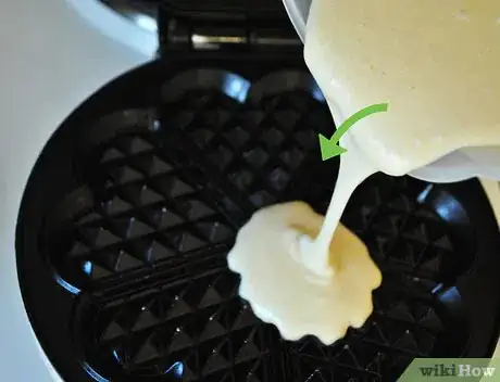 Imagen titulada Make Waffles with Pancake Mix Step 6