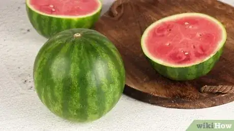Imagen titulada Store Watermelon Step 1