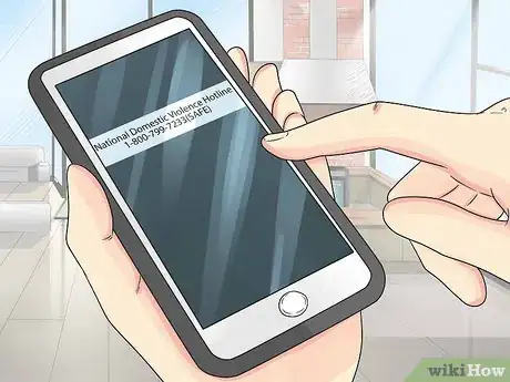 Imagen titulada Leave an Abusive Relationship Step 2