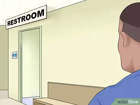 Imagen titulada Urinate Outside Discreetly Step 8