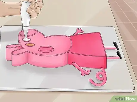 Imagen titulada Make a Peppa Pig Cake Step 7