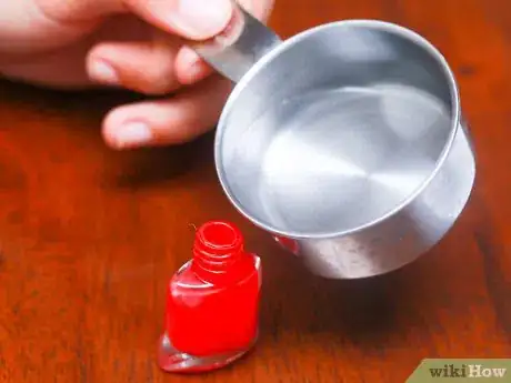 Imagen titulada Keep Nail Polish from Drying Out Step 5