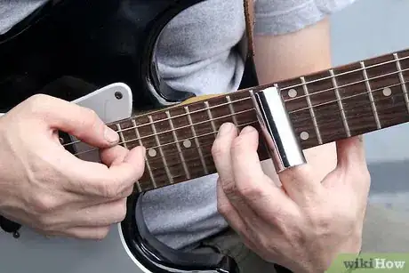 Imagen titulada Use a Guitar Slide Step 9