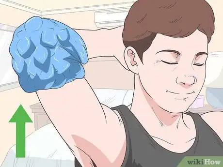 Imagen titulada Heal a Hyperextended Elbow Step 2