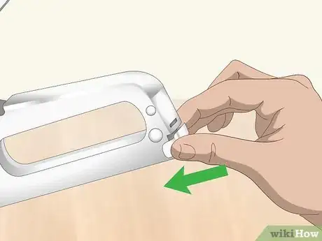 Imagen titulada Load a Staple Gun Step 4