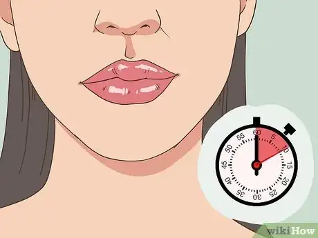 Imagen titulada Make Your Lips Look Plumper Without Makeup Step 2.jpeg