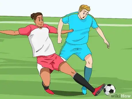 Imagen titulada Be a Good Soccer Defender Step 3