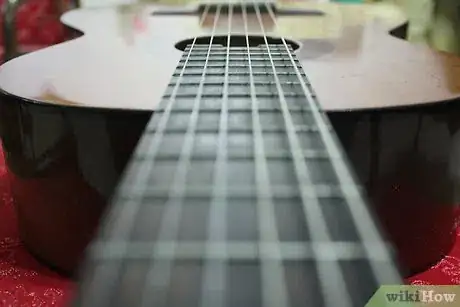 Imagen titulada Take Care of a Guitar Step 4