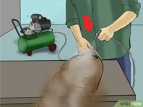 Imagen titulada Glaze a Pot Step 4