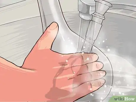 Imagen titulada Make a Bong from a Liquor Bottle Step 9