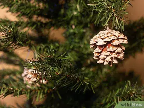 Imagen titulada Decorate a Christmas Tree Elegantly Step 4
