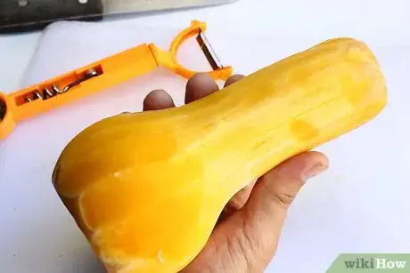 Imagen titulada Cook Butternut Squash in the Microwave Step 9