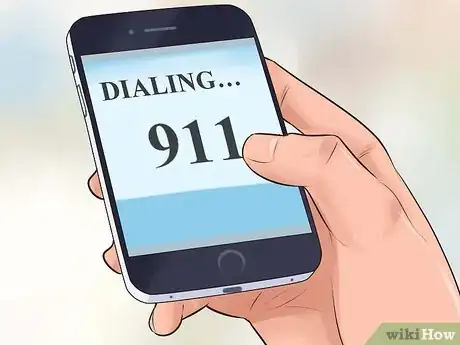 Imagen titulada Perform Rescue Breathing Step 4