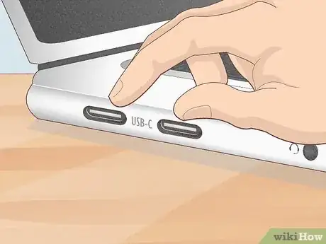 Imagen titulada Charge a Laptop Battery Without a Charger Step 1