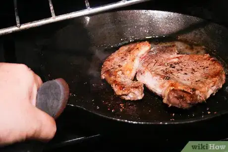 Imagen titulada Cook Ribeye Steak in the Oven Step 8