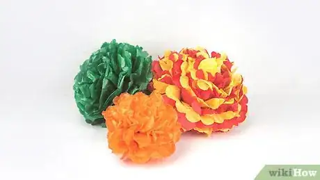 Imagen titulada Make a Tissue Paper Ball Step 7