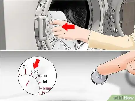 Imagen titulada Get Rid of Bed Bug Stains Step 6